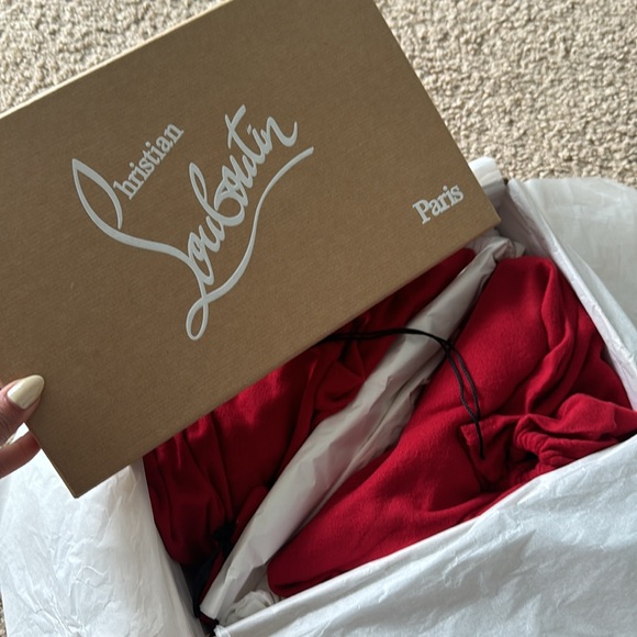 Christian Louboutin Kate Glitter Pointed Toe Pump - Picture 8 of 8